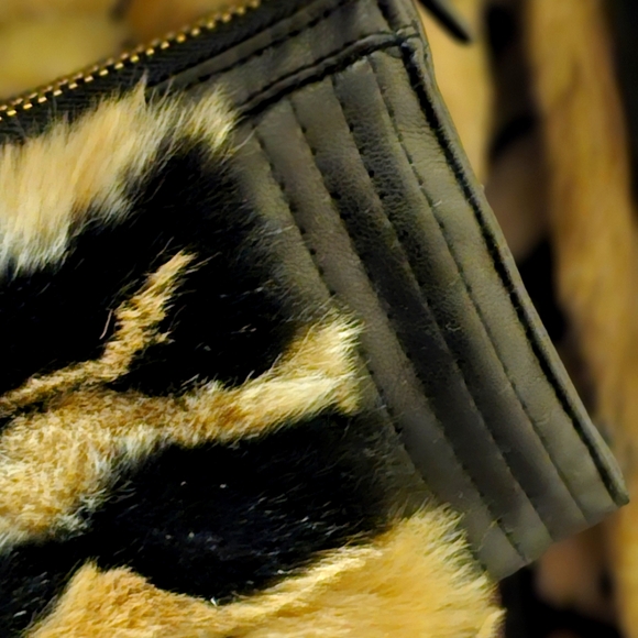 Faux fur animal print jacket - Picture 8 of 15